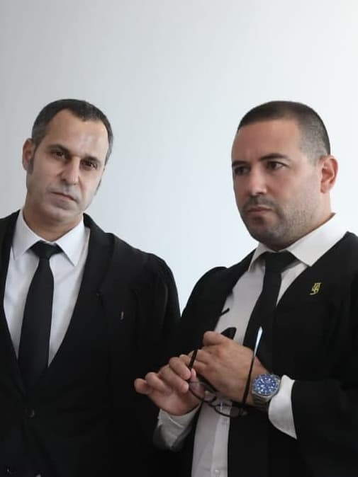 הסנגורים איתן סבג ושי רודה (צילום: מוטי קמחי) איתן סבג מימין ושי רודה משמאל עורכי הדין של אבנר הררי ואבישי בן דוד