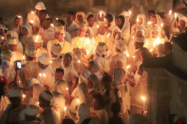 טקס רוממות הצלב של הקהילה האתיופית נוצרית . צולם בכנסיית דיר אל סולטן ברובע הנוצרי בירושלים