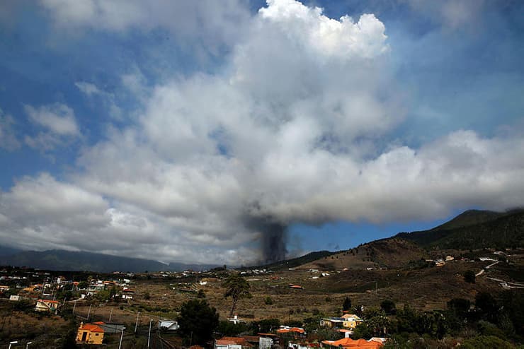 התפרצות הר געש באי לה פלמה ב ספרד האיים הקנריים