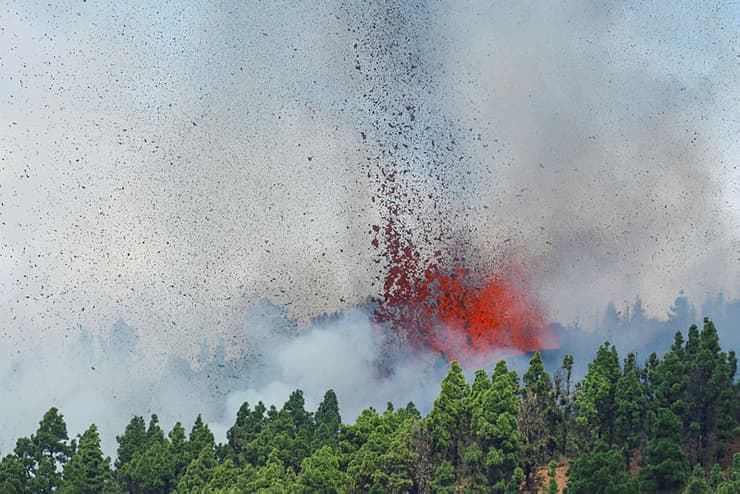 התפרצות הר געש באי לה פלמה ב ספרד האיים הקנריים