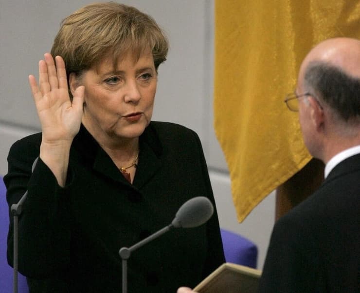 קנצלרית גרמניה אנגלה מרקל נשבעת אמונים ב 2005