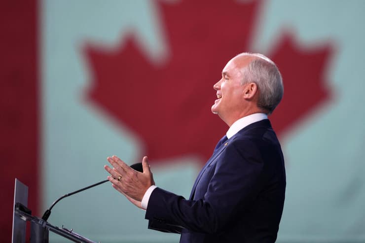יו"ר המפלגה השמרנית ב קנדה ארין אוטול מודה ב תבוסה ב בחירות  