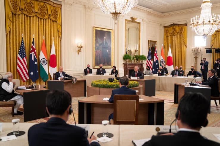 נשיא ארה"ב ג'ו ביידן בפסגה ב הבית הלבן של מדינות הקוואד - אוסטרליה, הודו יפן ארה"ב