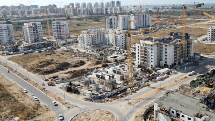 הפער בין התשואה על השכרת דירה שנרכשה בשוק החופשי לכזו שנרכשה במחיר למשתכן עומד על 2.5%. עיר היין באשקלון (צילום: עמי לאור) עיר היין אשקלון