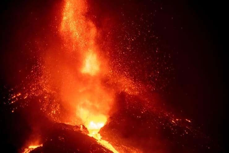 התפרצות הר געש קומברה וייחה האיים הקנריים ספרד 
