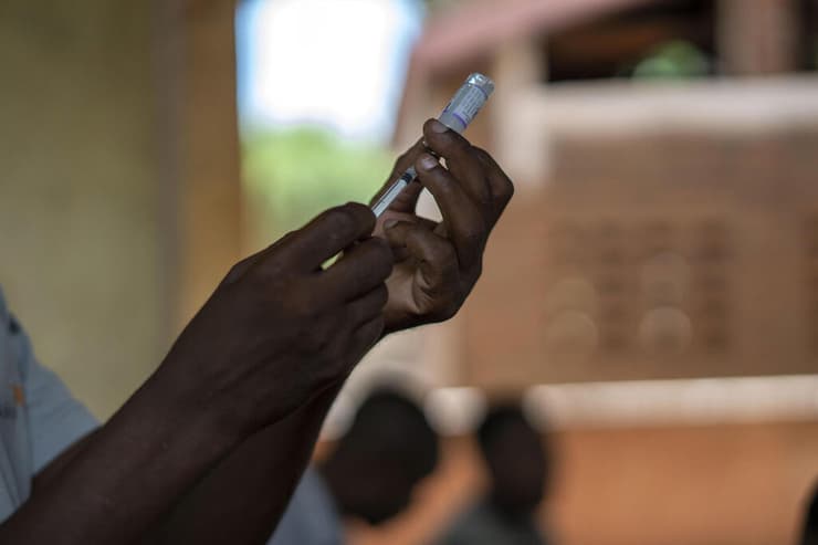 אושר חיסון נגד מלריה מופצת על ידי יתושות אנופלס
