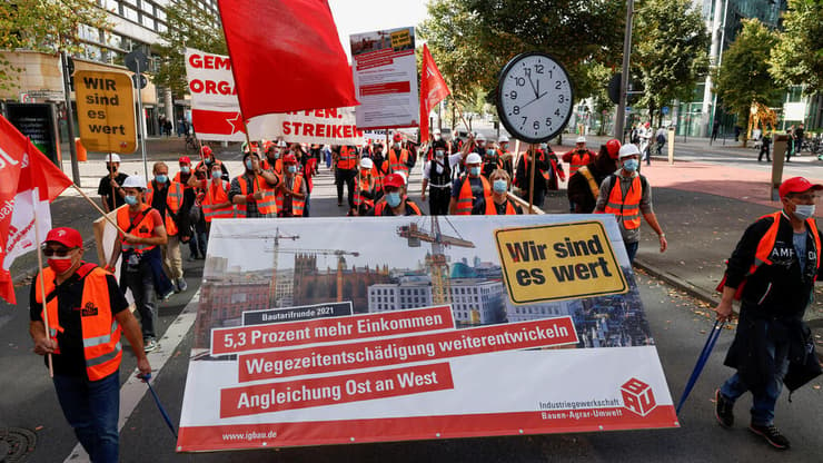 מחאה של עובדי בניין גרמנים בדרישה לתנאי שכר טובים יותר