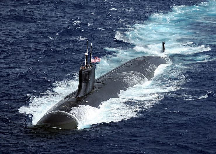 צוללת תקיפה גרעינית של ארה"ב הצי האמריקני  USS Connecticut ב האוקיינוס השקט ב-2009
