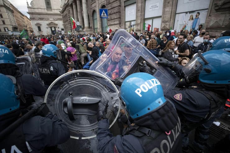 איטליה רומא הפגנה מפגינים נגד התו הירוק חיסונים קורונה