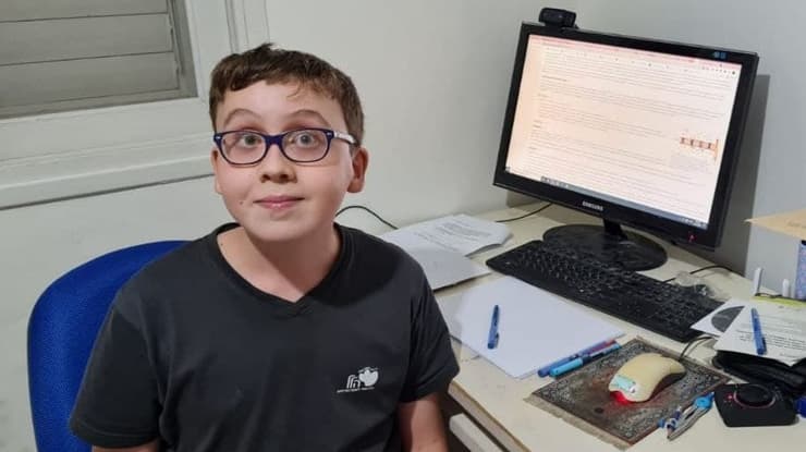  ירדן הוך בן ה- 12 לומד לתואר ראשון במתמטיקה