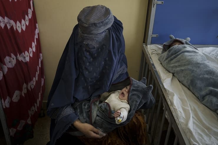 אשה באפגניסטן