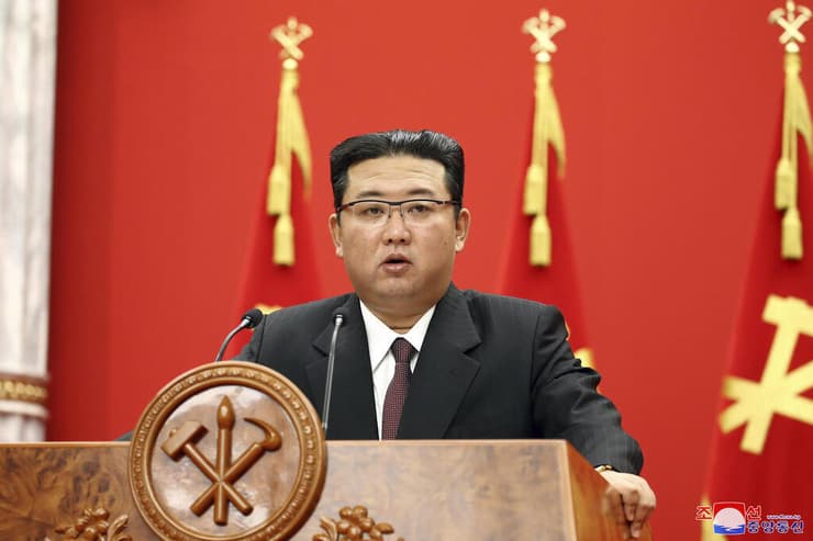 שליט צפון קוריאה קים ג'ונג און נואם ב-10 באוקטובר 2021