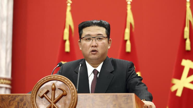 שליט צפון קוריאה קים ג'ונג און נואם ב-10 באוקטובר 2021