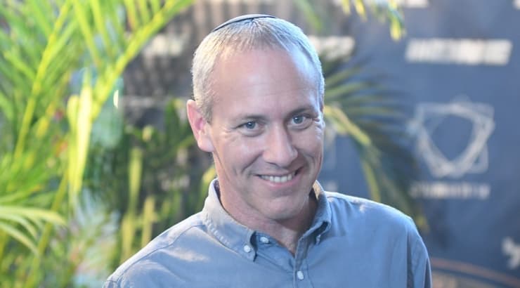 השר חילי טרופר