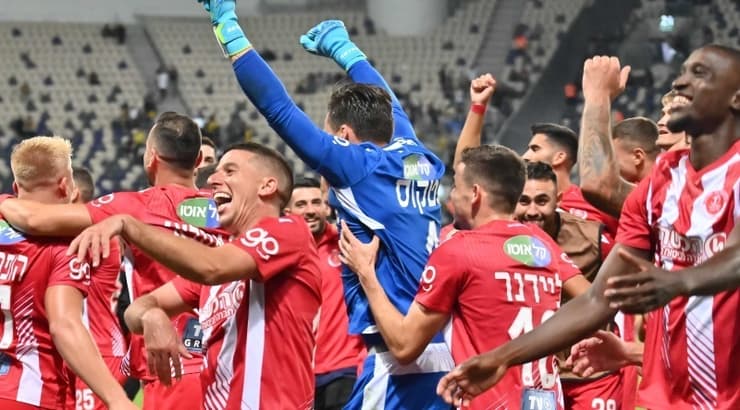 שחקני הפועל ת"א מאושרים