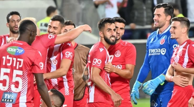 בן ביטון במרכז החגיגות: "המגן הימני הכי טוב בארץ"