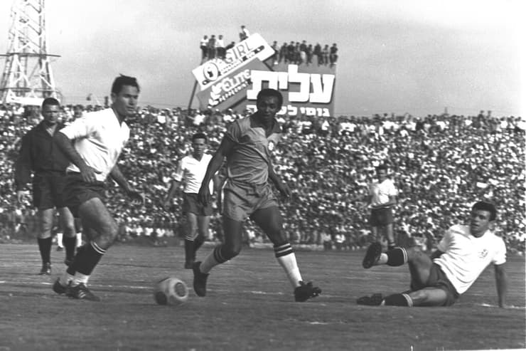 נבחרות ישראל וברזיל ב-1962 באצטדיון ר"ג