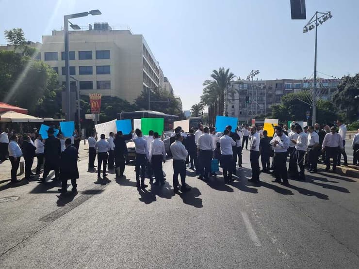 מחאת עובדי מערכת הכשרות במרכז תל אביב 