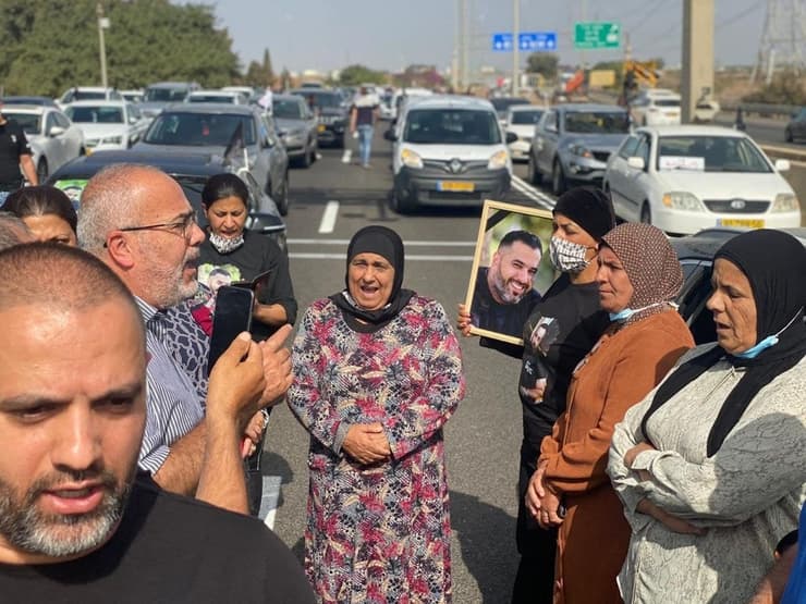 שיירת רכבים יוצאת מכפר קרע לתל אביב במחאה על מקרי הרצח במגזר הערבי