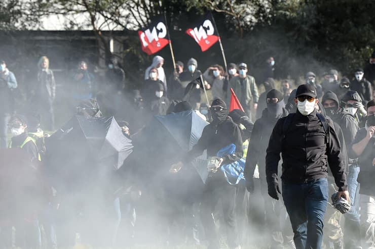 הפגנה ב עיר נאנט ב צרפת נגד ביקור של איש הימין הקיצוני אריק זמור 30 באוקטובר