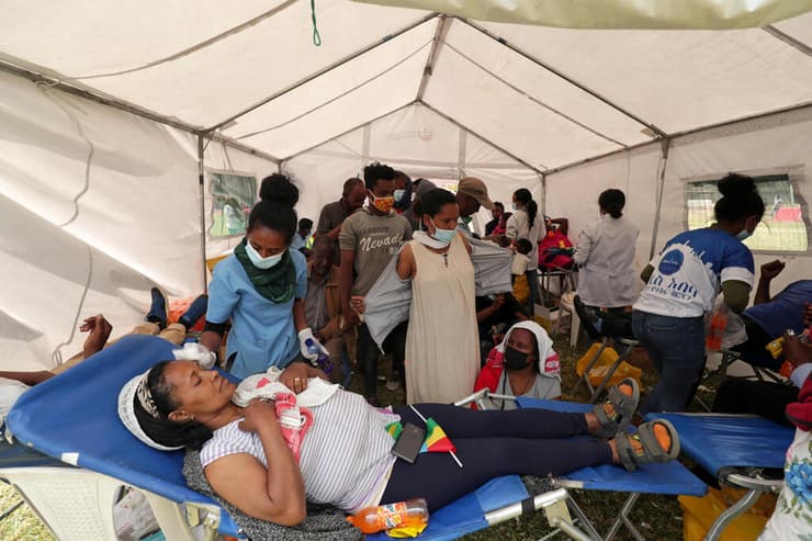 אתיופים ב אדיס אבבה תורמים דם עבור פצועים מהקרבות בין כוחות המשלה הפדרלית ב אתיופיה לבין מורדים מ תיגראי תמונת ארכיון  נובמבר 2020