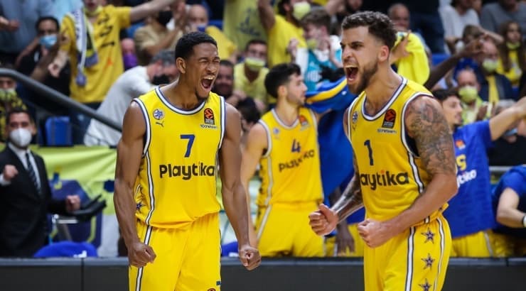 סקוטי ווילבקין וקמרון טיילור בטירוף