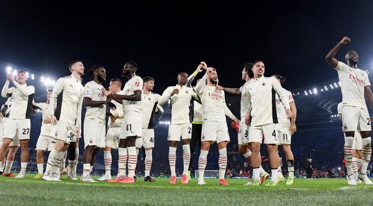 שחקני מילאן חוגגים