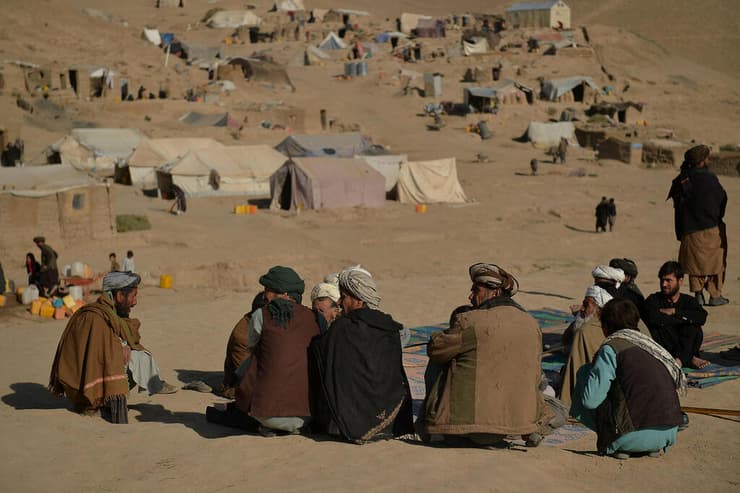 מחנה פליטים ב מחוז בגדיס ב אפגניסטן בעיר הבירה המחוזית קלעה נאו אוקטובר