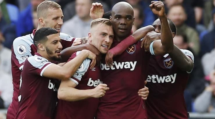 שחקני ווסטהאם וה-"Betway" על החולצות