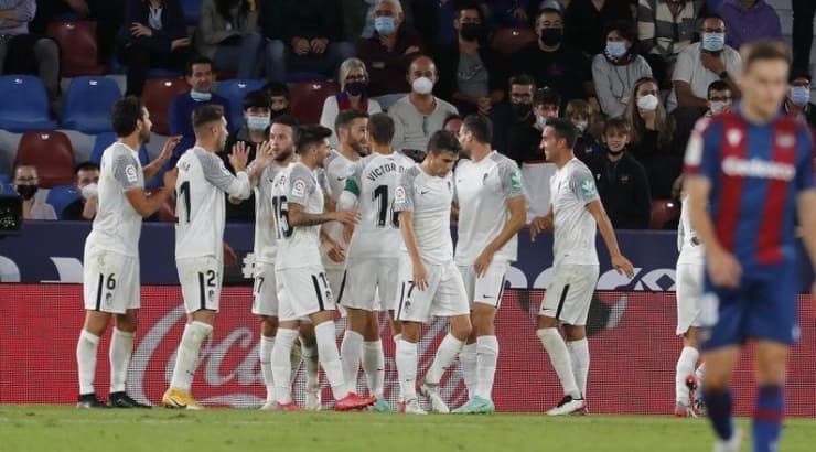 שחקני גרנאדה חוגגים