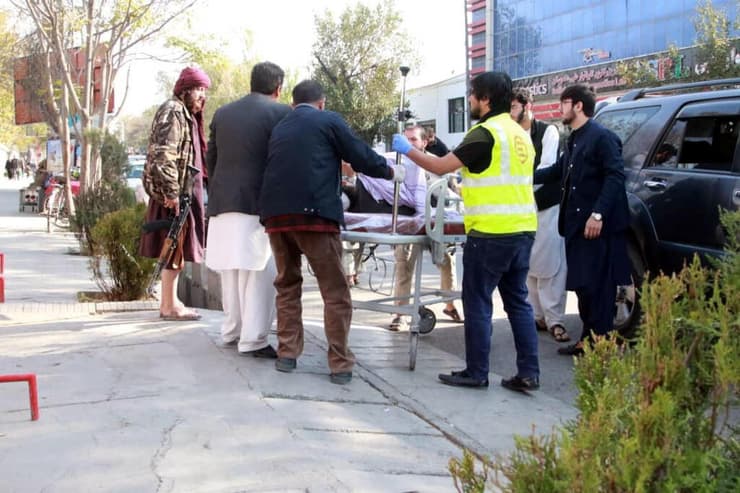 אפגניסטן קאבול פיגוע בית חולים צבאי פינוי פצועים