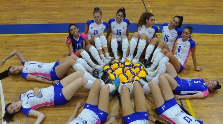 בנות מכבי רעננה