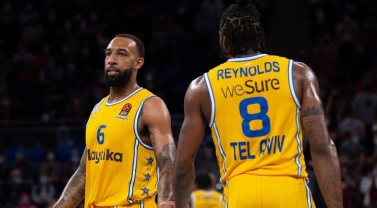 ג'יילן ריינולדס עם דריק וויליאמס