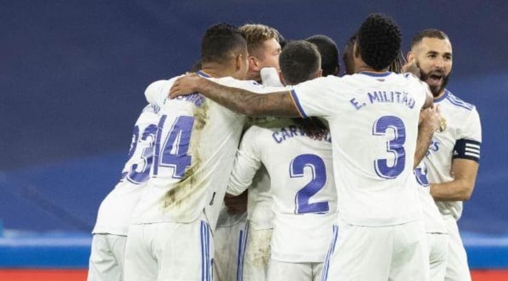 שחקני ריאל מדריד חוגגים (La Liga) שחקני ריאל מדריד חוגגים