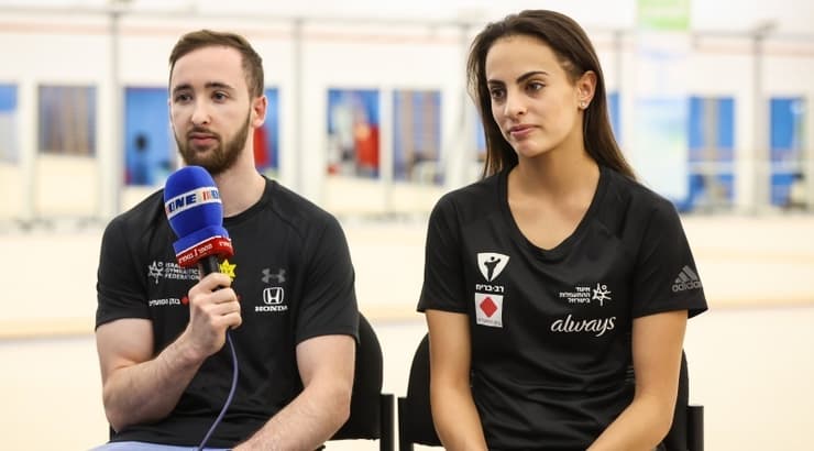 לינוי אשרם וארטיום דולגופיאט