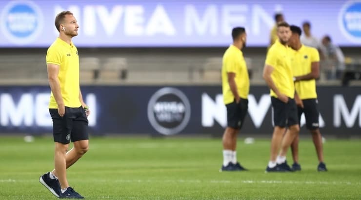 דן גלזר ושחקני מכבי תל אביב (רדאד ג'בארה) דן גלזר ושחקני מכבי תל אביב