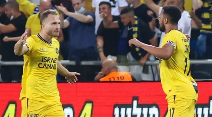 ברנדלי קוואס חוגג עם דן גלזר