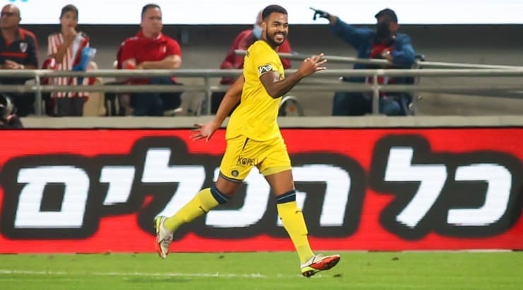 ברנדלי קוואס חוגג (איציק בלניצקי) ברנדלי קוואס חוגג