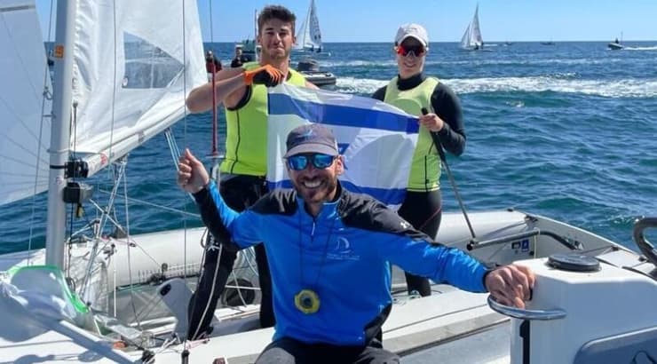 גיל כהן ונועם חומרי