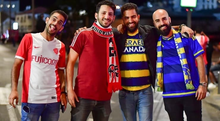 אוהדי מכבי ת"א והפועל ת"א (חגי מיכאלי) אוהדי מכבי ת"א והפועל ת"א