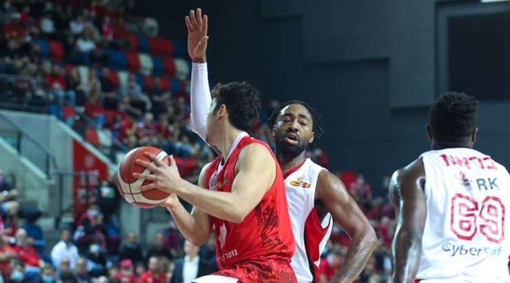 איתי מושקוביץ' חודר (שחר גרוס) איתי מושקוביץ' חודר