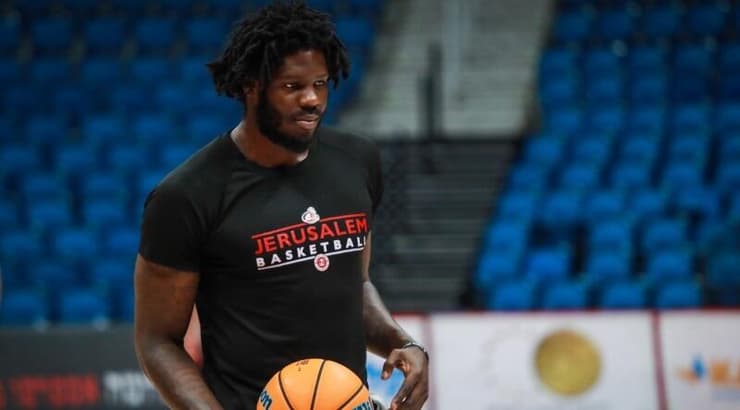 אנתוני בנט (אורן בן חקון) אנתוני בנט