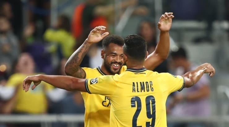 ברנדלי קוואס ואילון אלמוג חוגגים