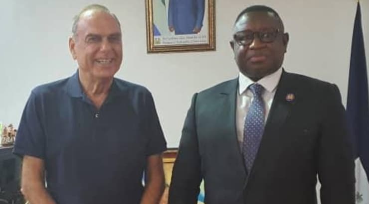 ג'וליוס מאדה ביו ואברהם גרנט