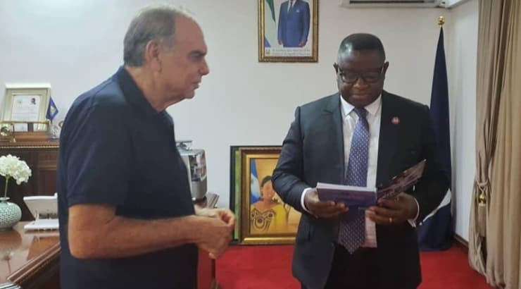 ג'וליוס מאדה ביו ואברהם גרנט