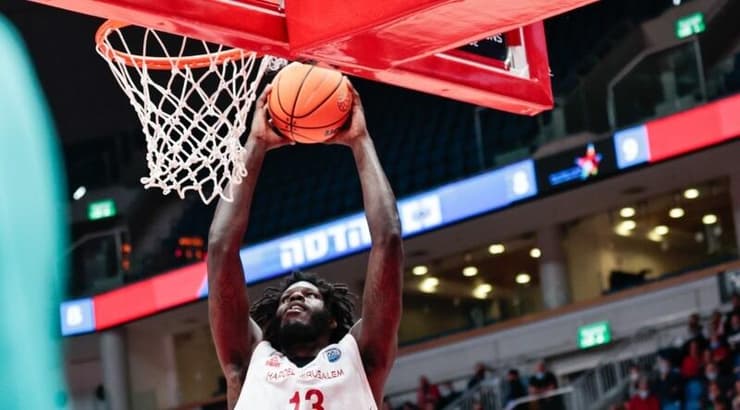 אנתוני בנט (אורן בן חקון) אנתוני בנט