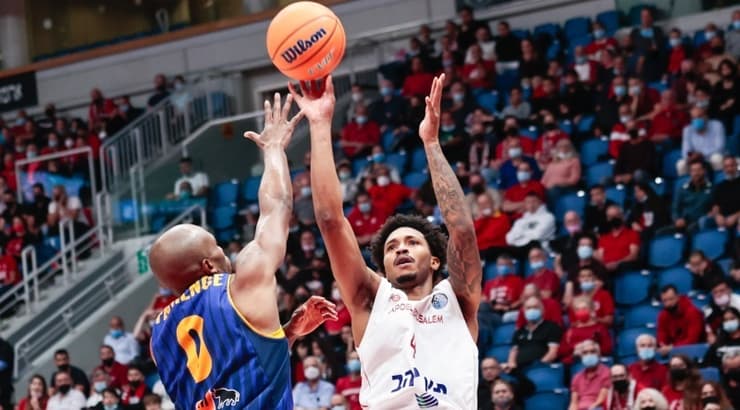 ג'יילן אדאמס (אורן בן חקון) ג'יילן אדאמס