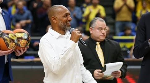 דריק שארפ (איציק בלניצקי) דריק שארפ