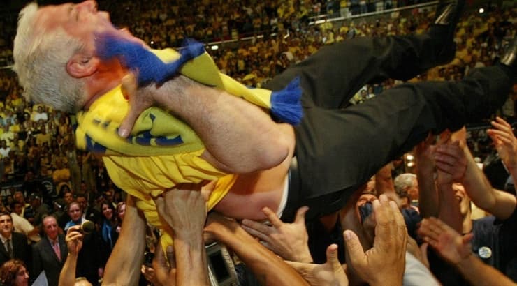 פיני גרשון חוגג זכייה ביורוליג (רויטרס) פיני גרשון חוגג זכייה ביורוליג