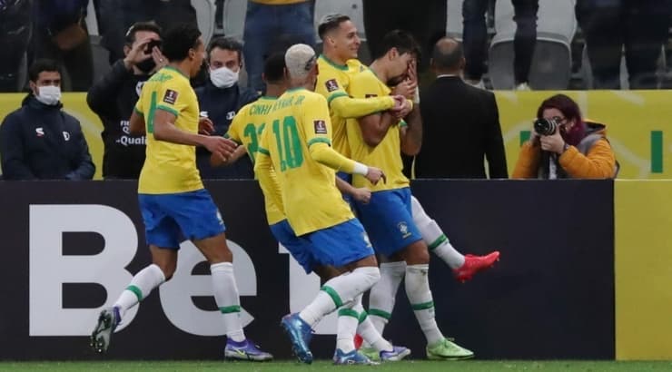 שחקני ברזיל חוגגים